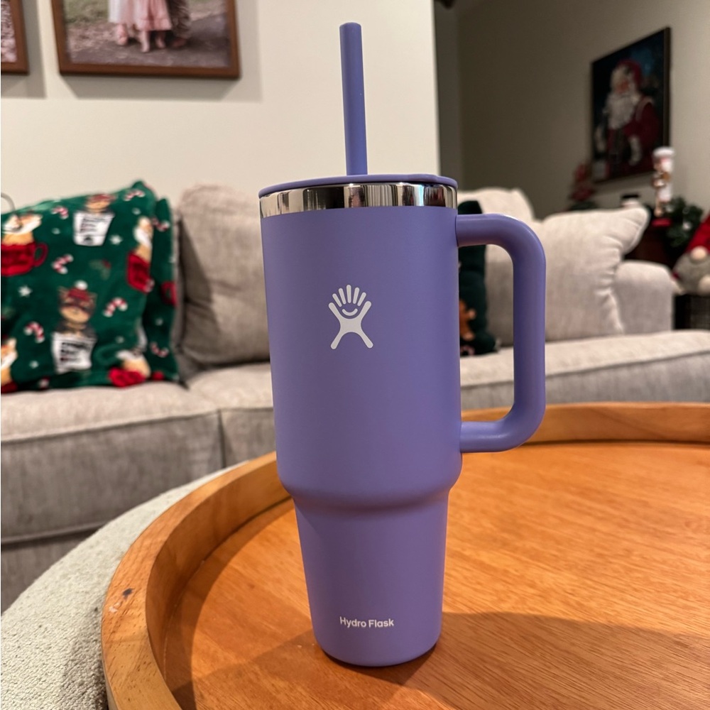 Hydro Flask 40 ounce Lavender Travel Mug with Handle